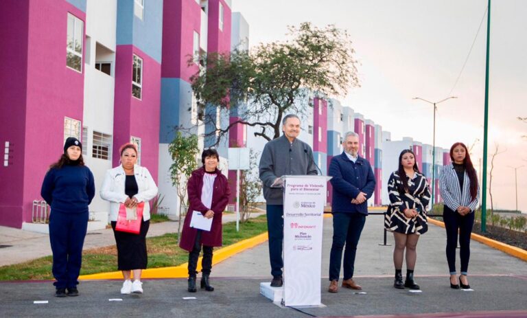 Entrega-Infonavit-primeras-Viviendas-del-Bienestar-en-Michoacan-Infonavit-1160x700